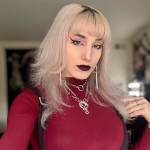 Meet your Posher, Mariel